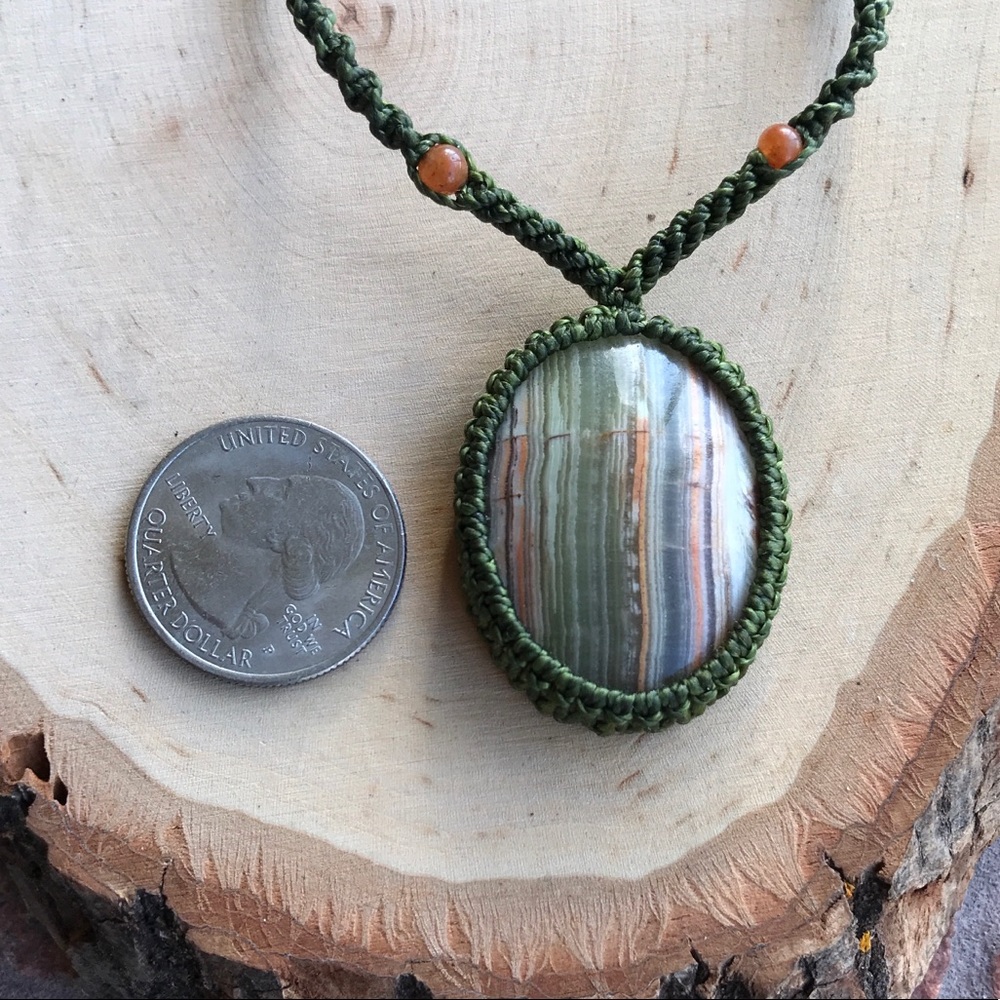 Sold banded green orange agate boho necklace - Picture 5 of 8